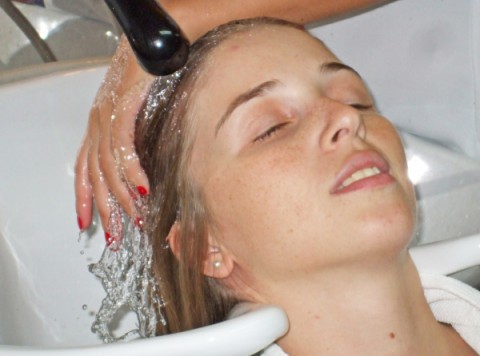 THE FASCINATING SHAMPOO OF CATARINA