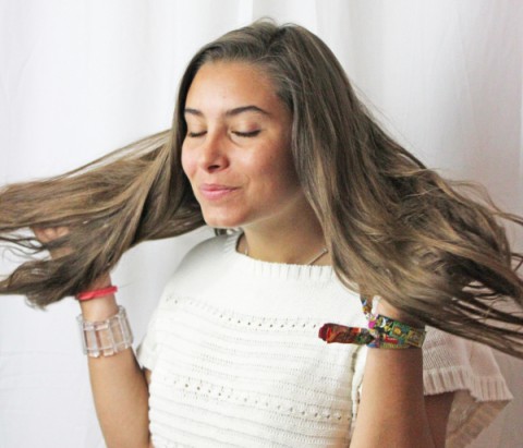 CARLOTA DECIDED TO LOOSE A LOT OF HER LONG LOCKS