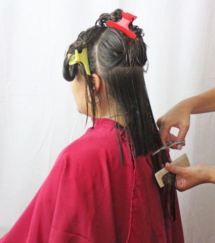 CARLOTA DECIDED TO LOOSE A LOT OF HER LONG LOCKS