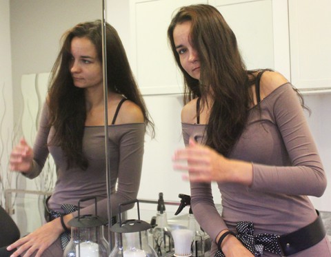 FANTASTIC LONG HAIR BRUSHING SHOW (SLOW MOTION)