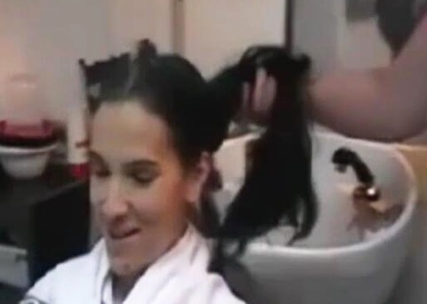 2 FRIENDS, 2 SHAMPOOS IN THE SAME VIDEO