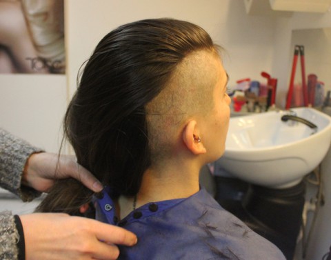 SHAMPOOING LONG HAIR IN A BOTH SIDES SHAVED HEAD