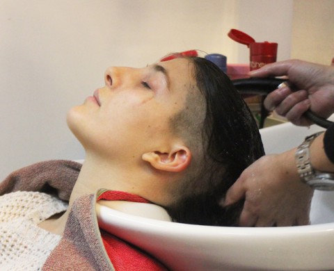 SHAMPOOING LONG HAIR IN A BOTH SIDES SHAVED HEAD