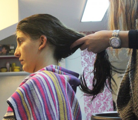 SHAMPOOING LONG HAIR IN A BOTH SIDES SHAVED HEAD