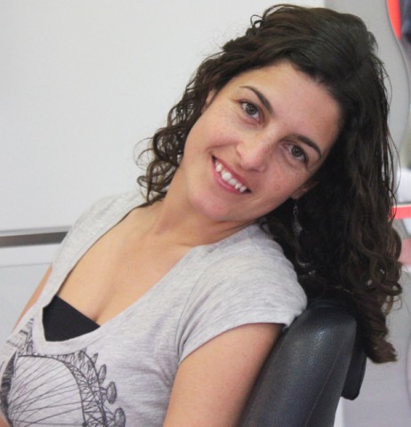 BEAUTIFUL HAIRCUT IN A CURLED HAIR