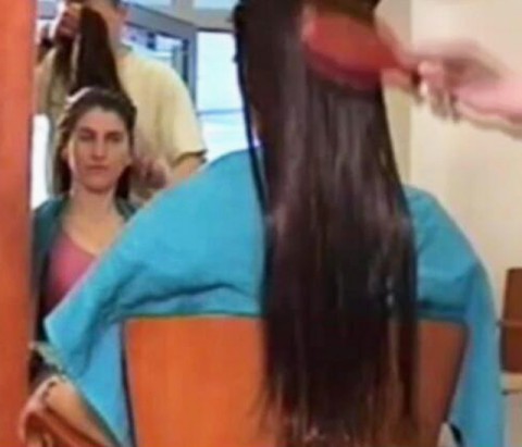 LONG, LOOOONG HAIR IN A FANTASTIC SHAMPOO