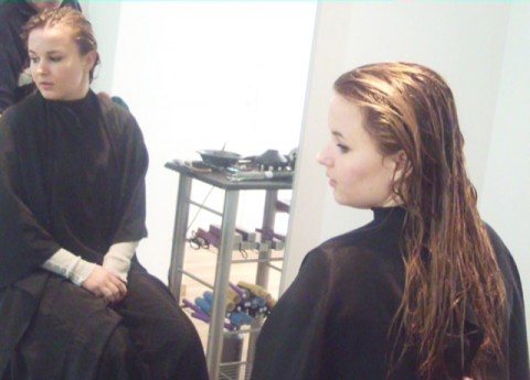 A LOVELY SHAMPOO IN A LONG BLONDE HAIR