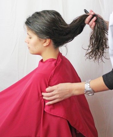 SHAMPOOING THE VERY LONG HAIR OF JOANA