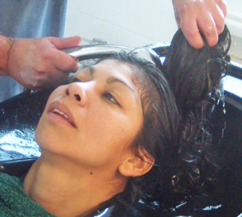 SHAMPOOING A LONG, LONG, LONG HAIR